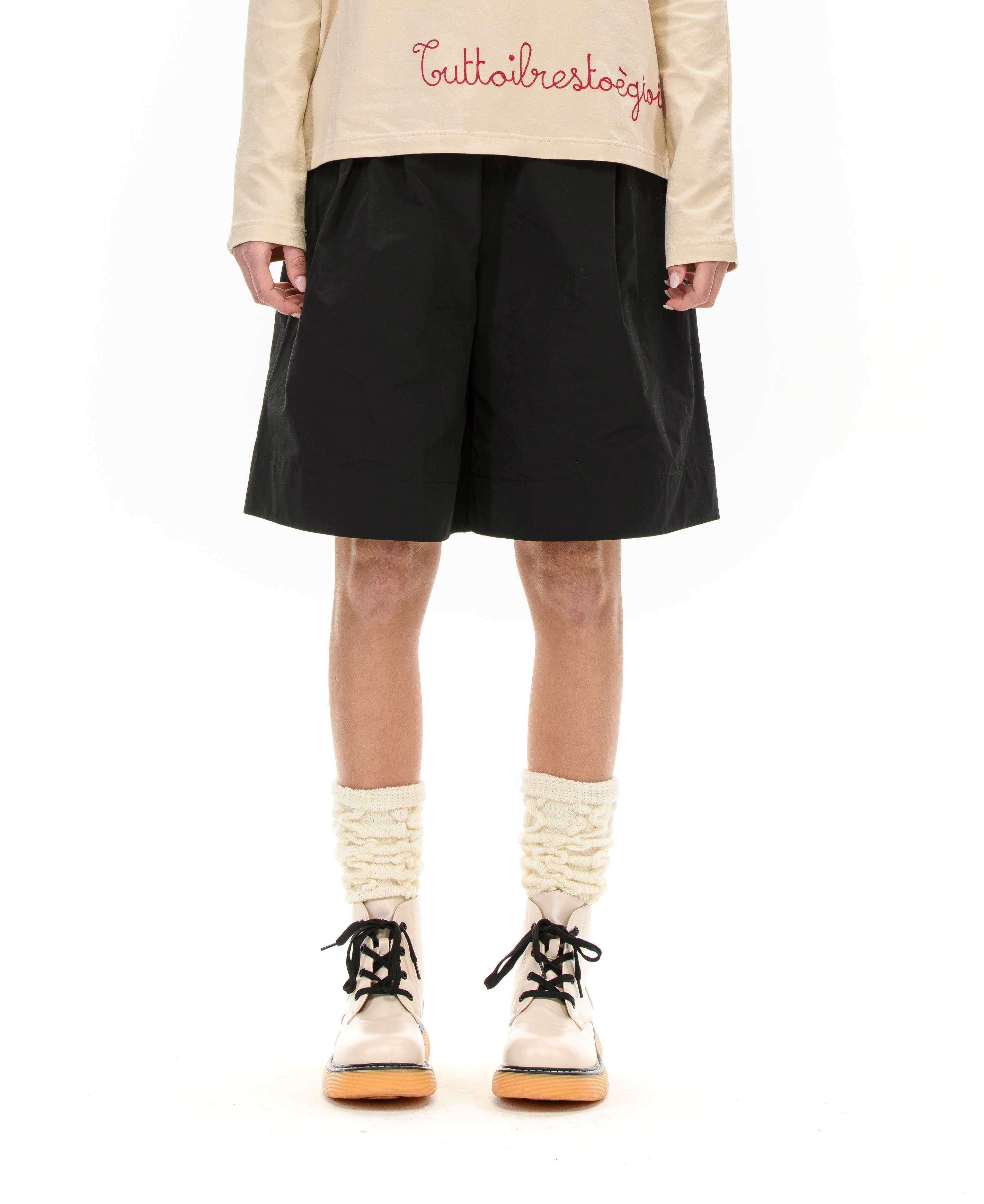 ARIELE Maxi black Bermuda shorts