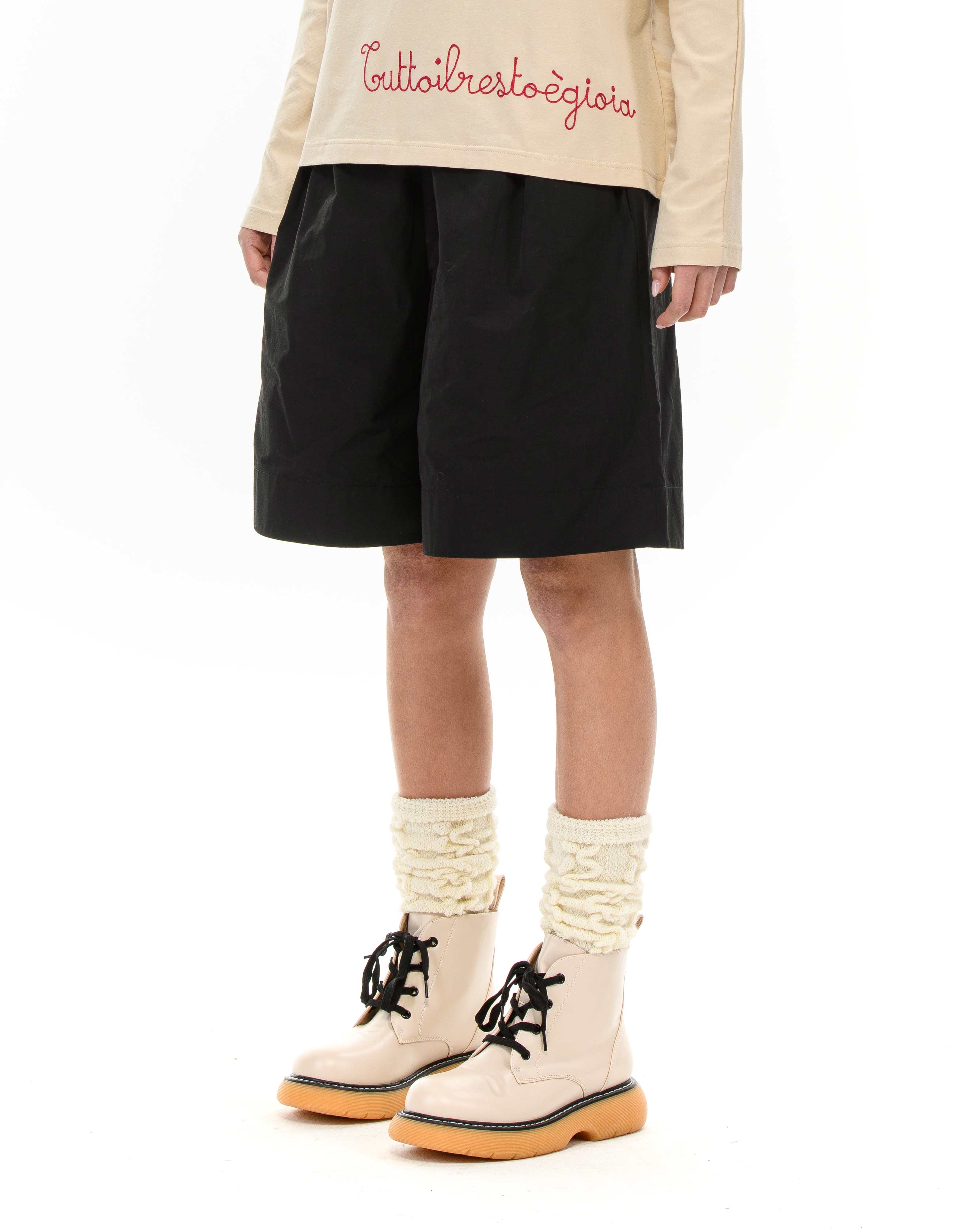 ARIELE Maxi black Bermuda shorts