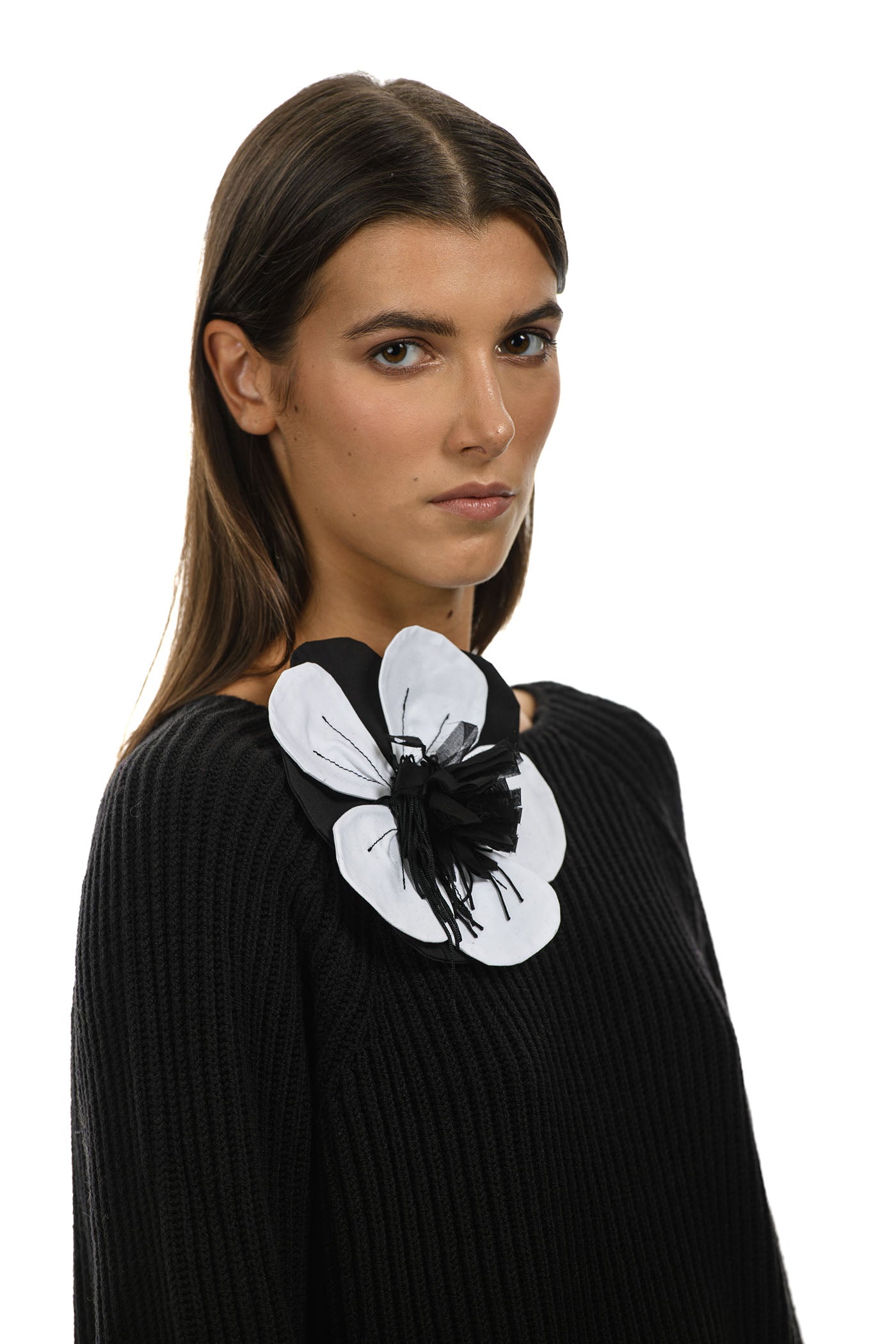 NOA Anemone brooch